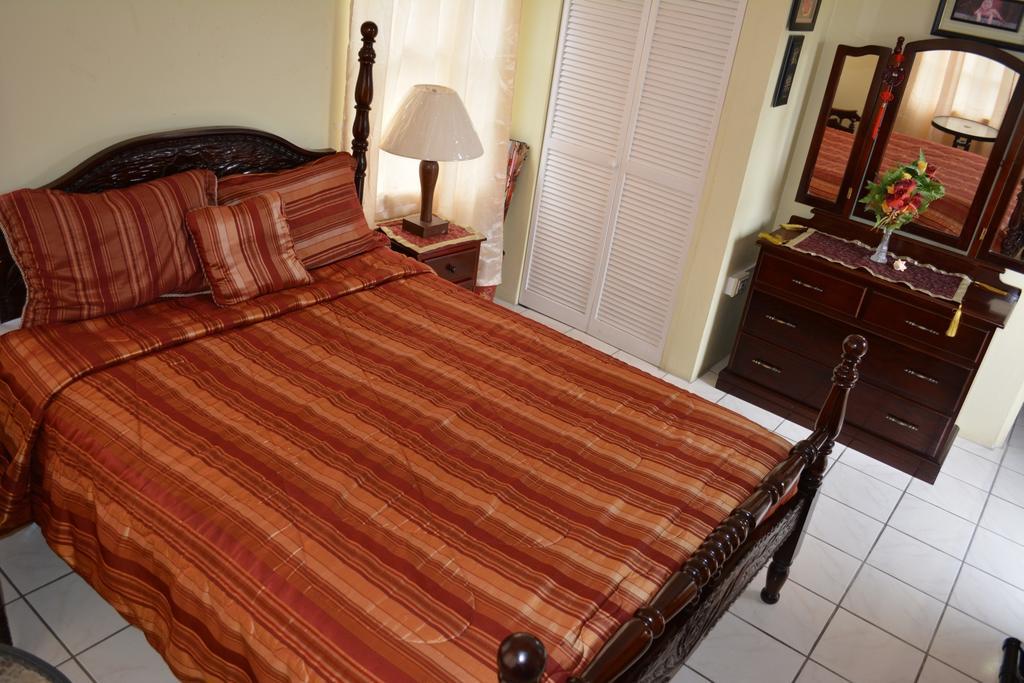 Fairview Guest House Kingstown Room photo